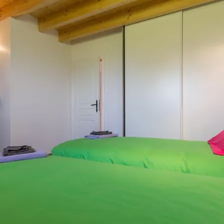 **etable Renovee En Campagne A 20km De La - Ideale Familles Avec Jeux Et Velos Enfants** - Fr-1-306-1047