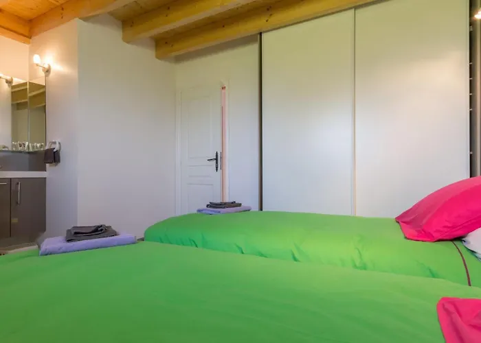 **etable Renovee En Campagne A 20km De La - Ideale Familles Avec Jeux Et Velos Enfants** - Fr-1-306-1047